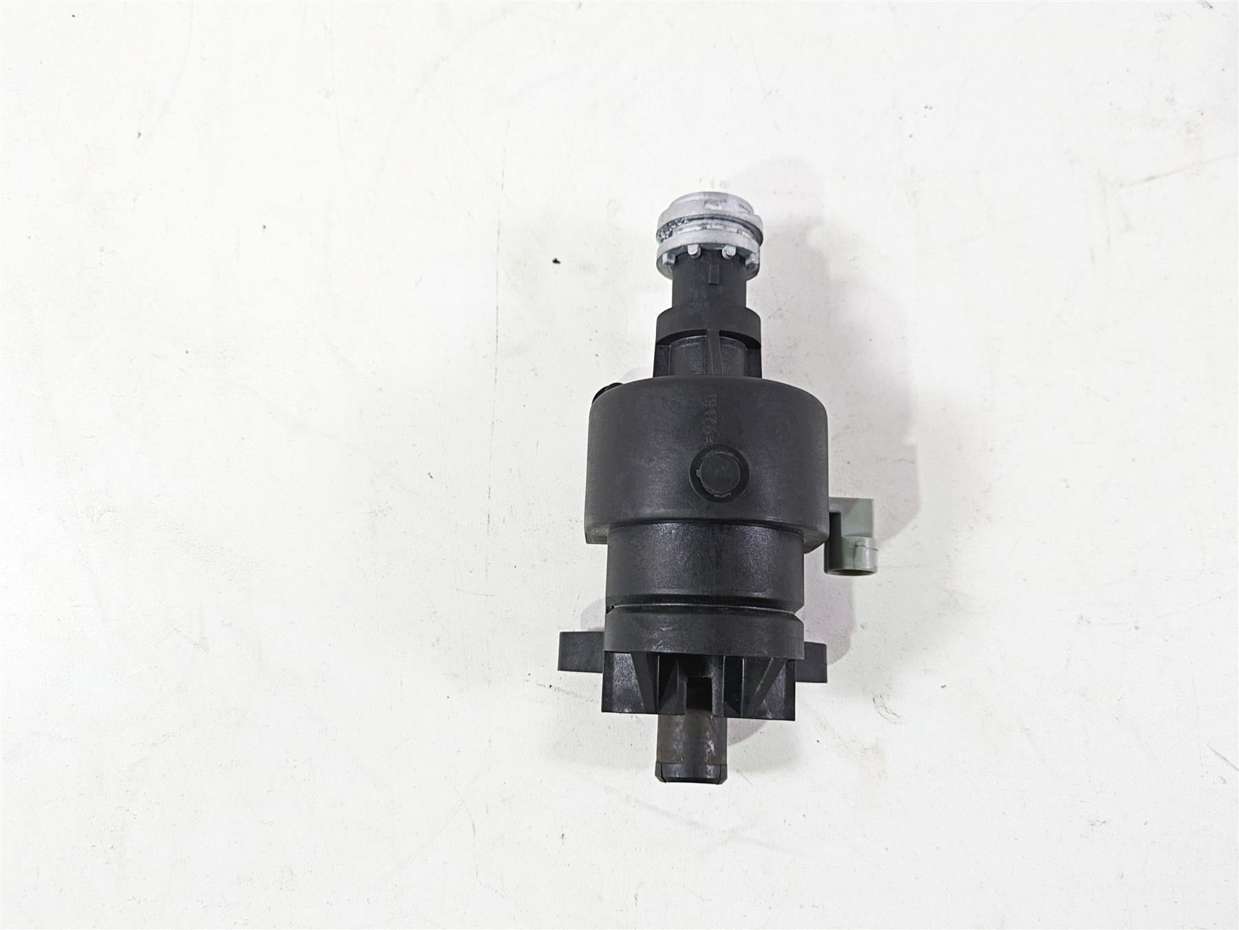 2020 Harley Touring FLHT Electra Glide Ignition Fork Lock Base - Read 71400012B {{ shop.shopifyCountryName }} - Mototech271