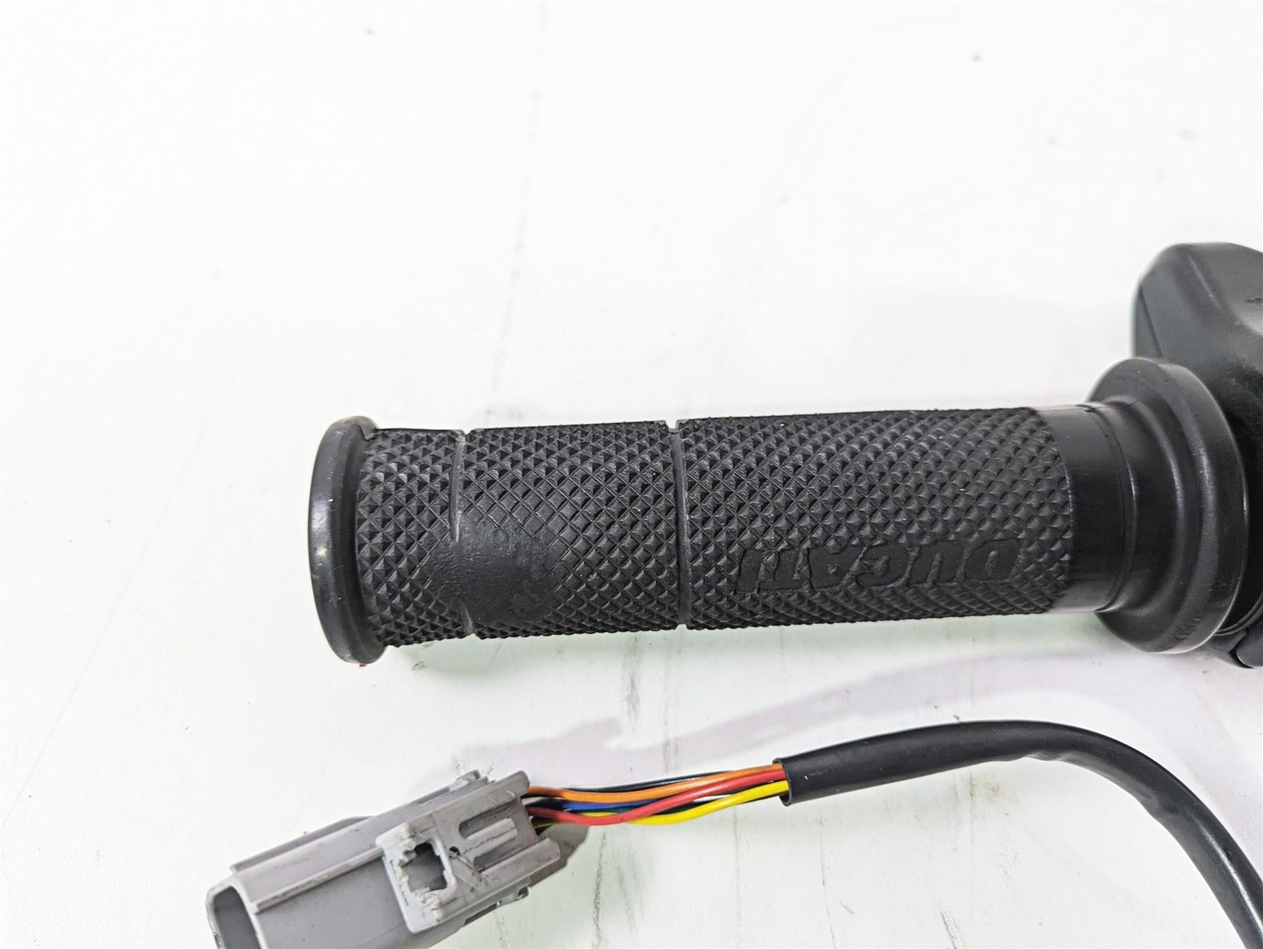 2018 Ducati Hypermotard 939 SP Ride By Wire Throttle Grip READ 66020033E {{ shop.shopifyCountryName }} - Mototech271