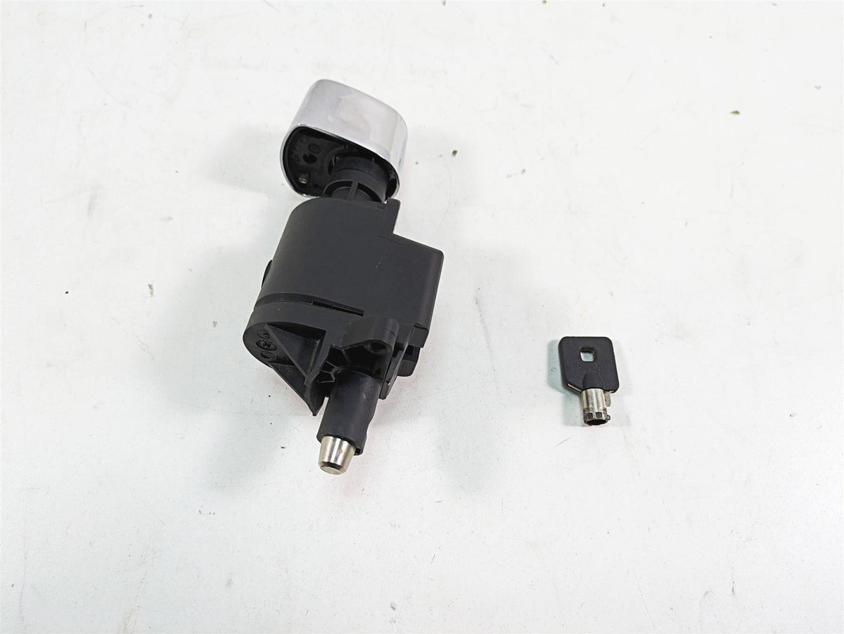 2011 Harley Touring FLTRU Road Glide Ignition Switch Key Set 71572-06 {{ shop.shopifyCountryName }} - Mototech271