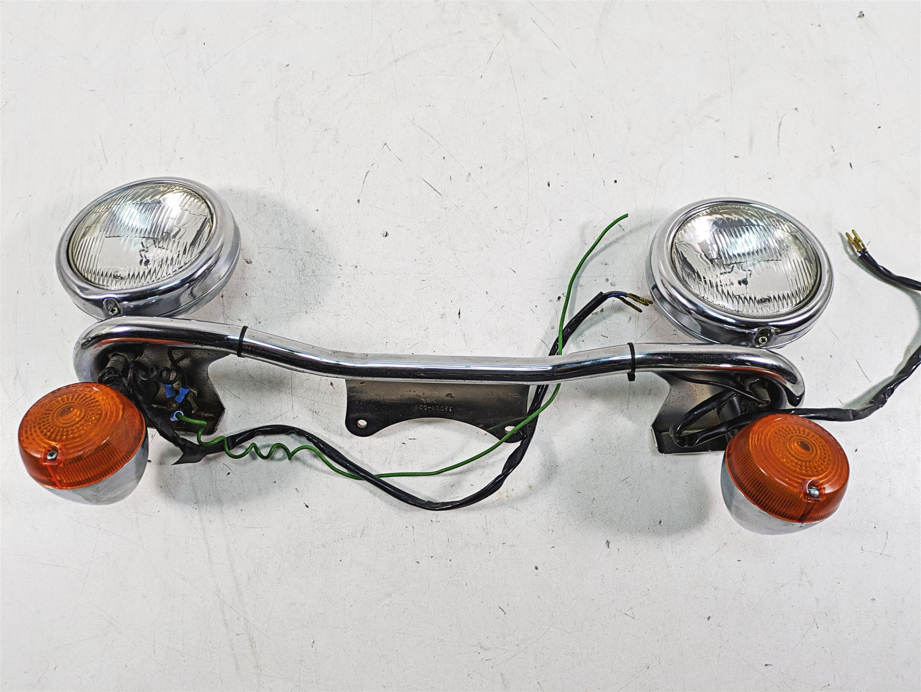 1997 Kawasaki VN1500 Vulcan Front Spot Lights Spotlight Blinker Bar 32001-001 {{ shop.shopifyCountryName }} - Mototech271