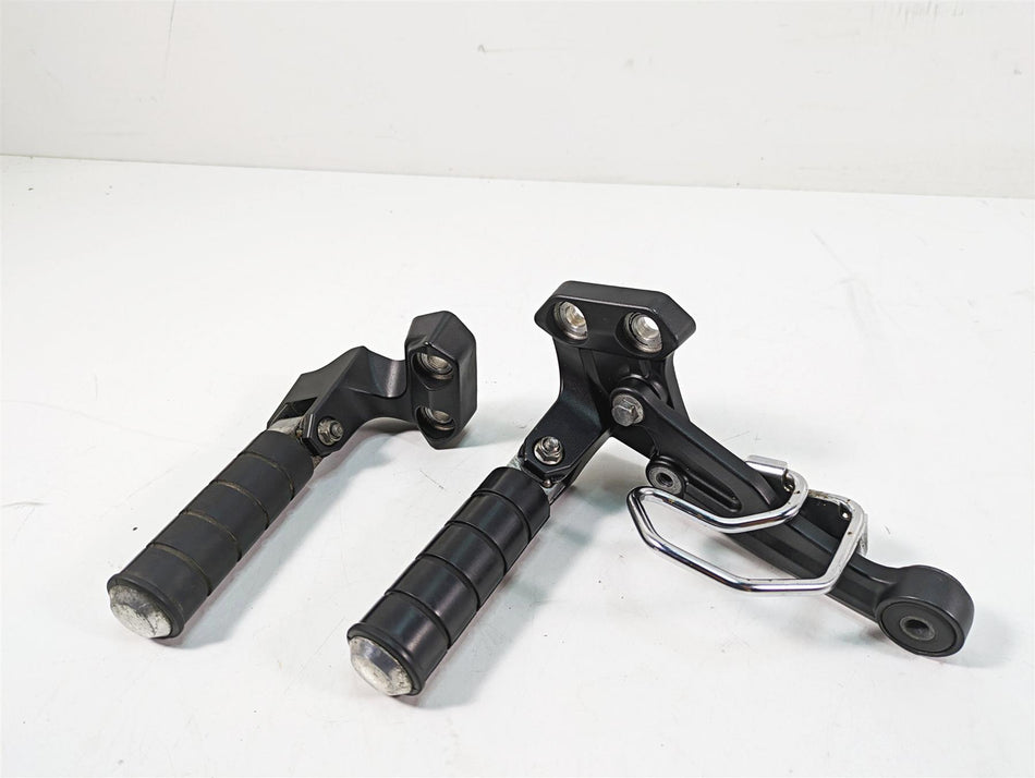 2009 Yamaha XV1900 Raider Rear Passenger Footpeg Rest Set 5C7-27430-00-00 {{ shop.shopifyCountryName }} - Mototech271