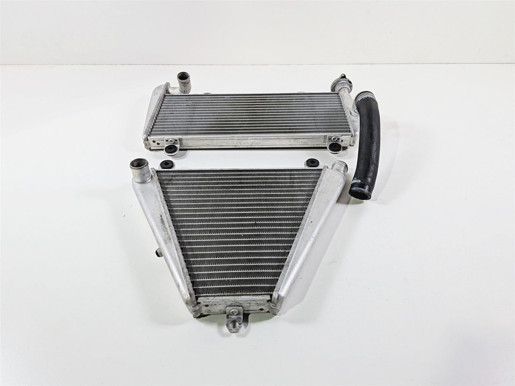 2019 Ducati 959 Panigale Upper & Lower Radiator Set - No Leaks 54841201A {{ shop.shopifyCountryName }} - Mototech271