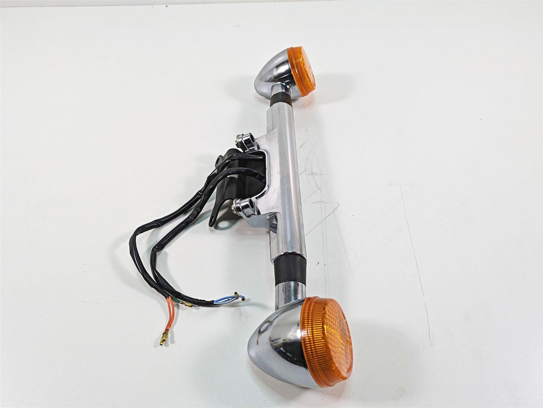 2006 Honda V-Twin VTX1300 R Front Blinker Turn Signal Set Bar 33490-MBA-000 {{ shop.shopifyCountryName }} - Mototech271