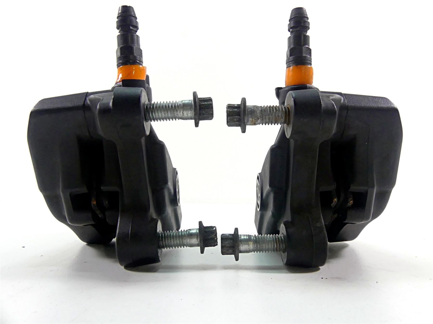2014 Harley VRSCF Muscle V-Rod Front Brake Caliper Set 44731-08 44732-08 {{ shop.shopifyCountryName }} - Mototech271