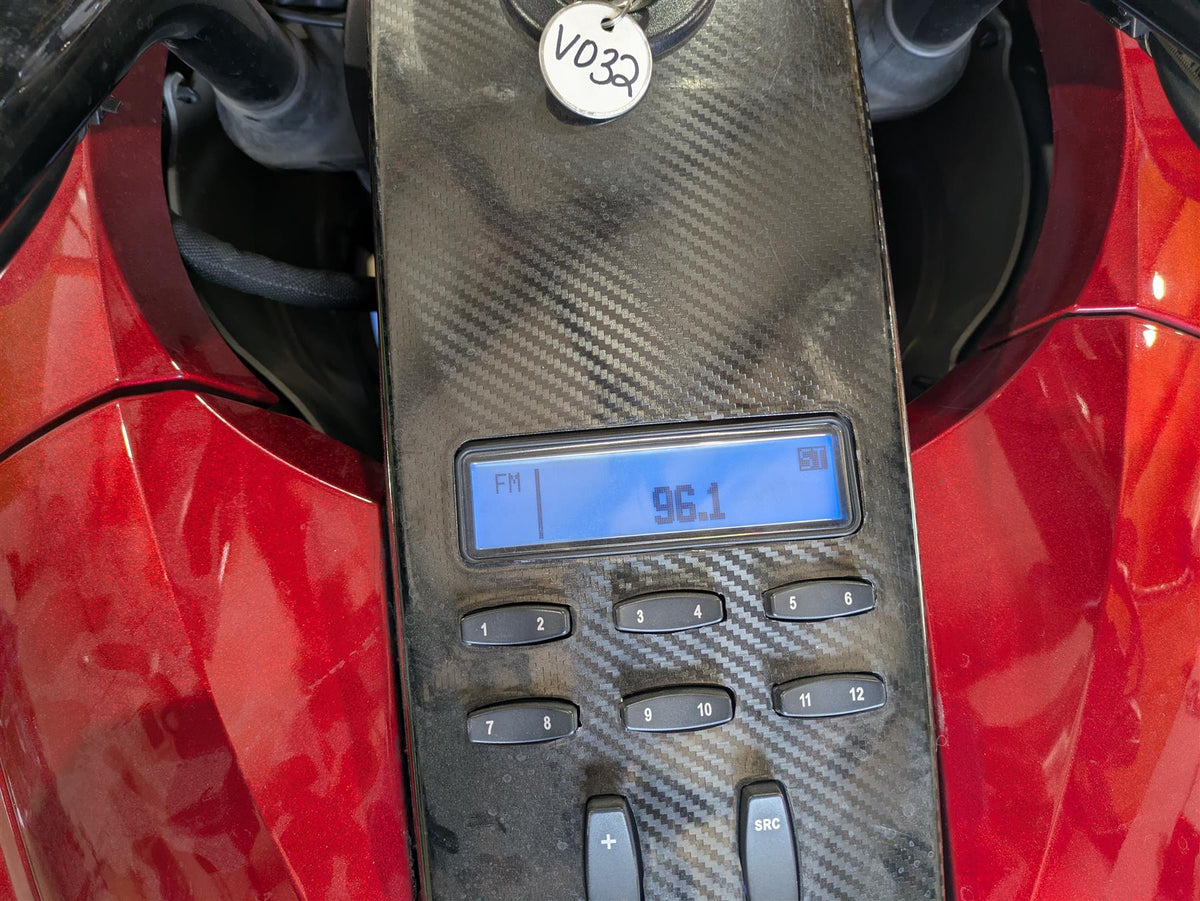 2013 Victory Vision Tour Radio Unit Module Ntouch -Tested -Video 2411676 {{ shop.shopifyCountryName }} - Mototech271