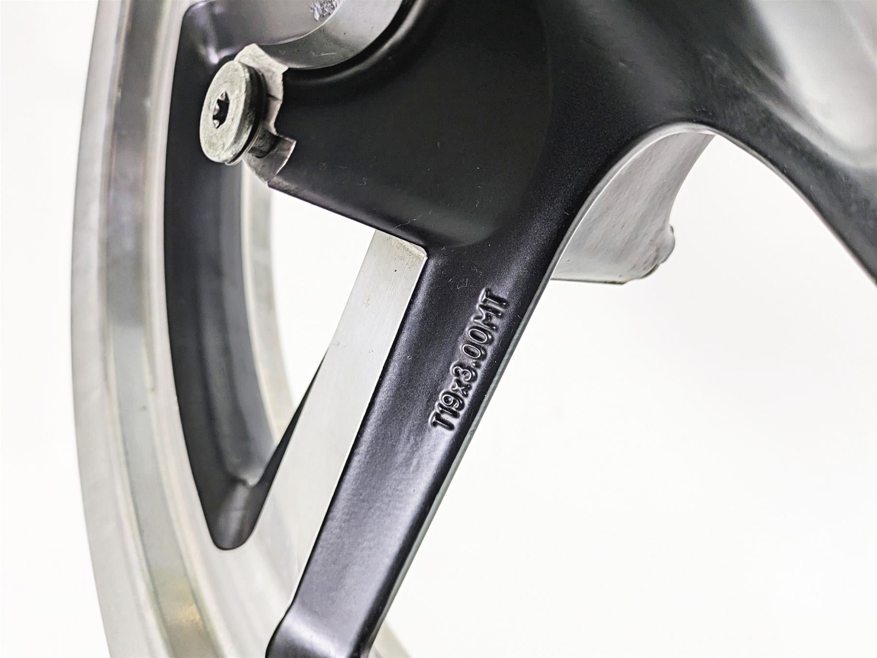 2012 Harley VRSCF Muscle V Rod Straight 19x3 Front Wheel 41670-09 {{ shop.shopifyCountryName }} - Mototech271