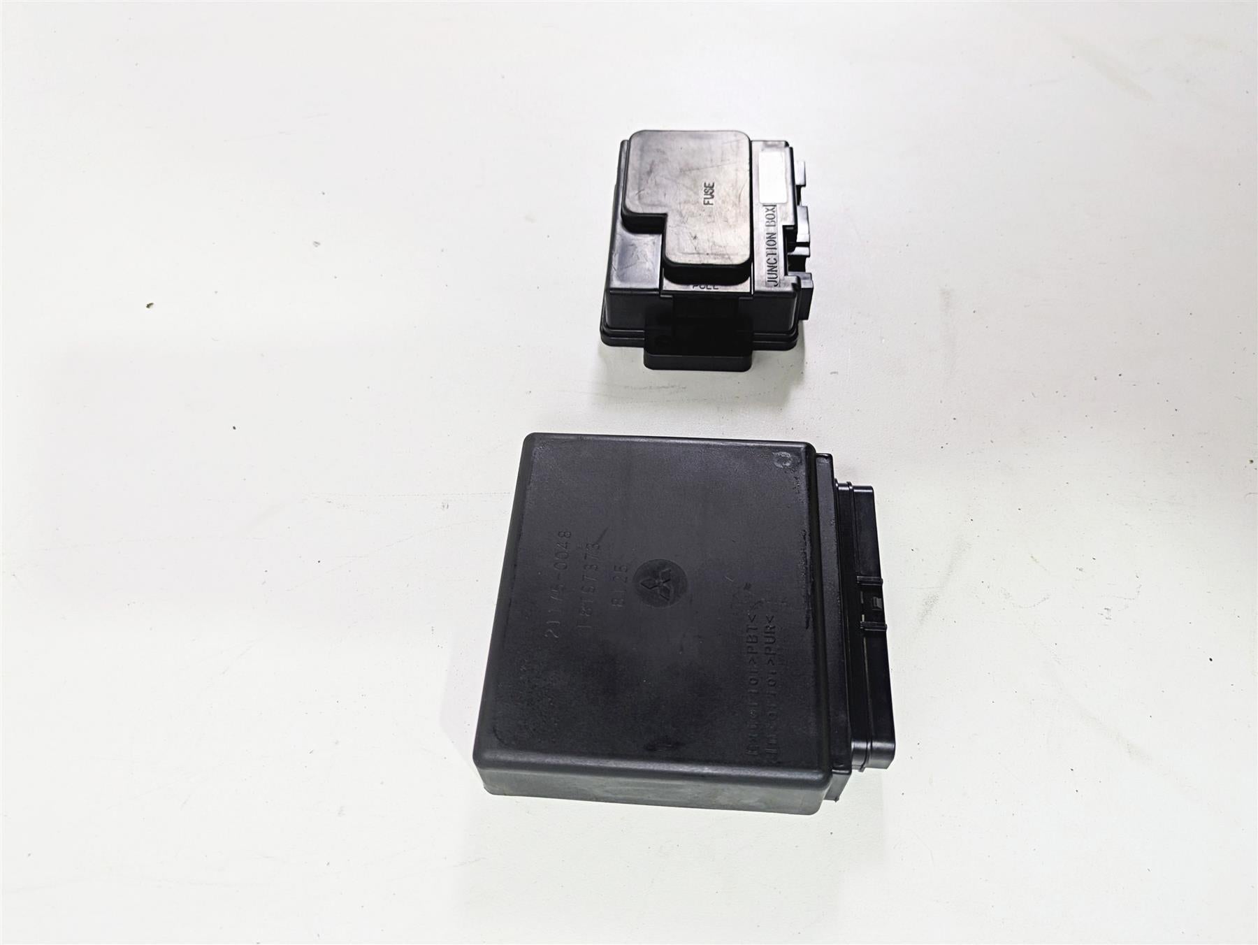 2008 Kawasaki VN1600 Vulcan Nomad Cdi Control Module & Junction Box 21175-0048 {{ shop.shopifyCountryName }} - Mototech271