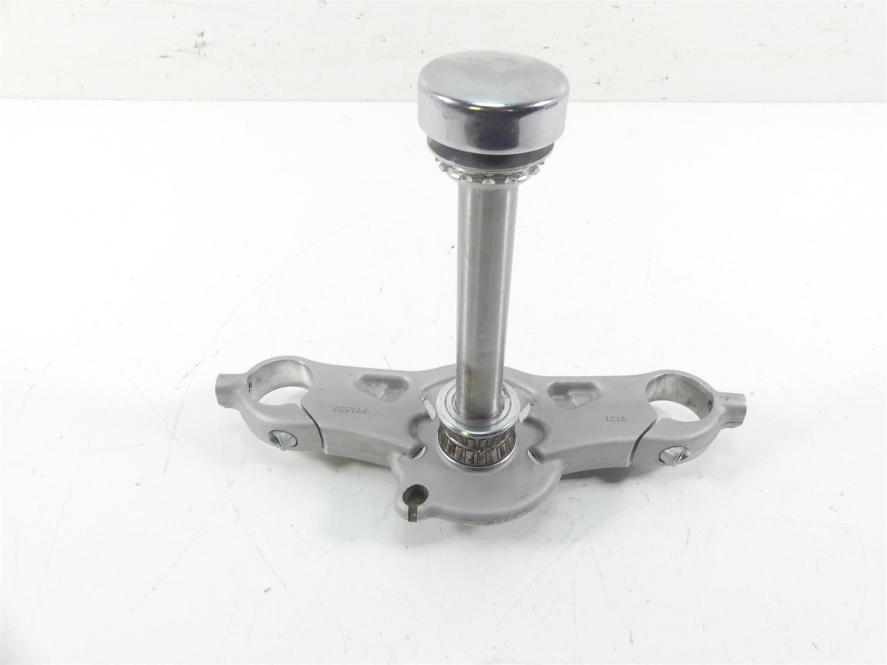 2015 Harley FLD Dyna Switchback Lower Triple Tree Steering Clamp 45900025 {{ shop.shopifyCountryName }} - Mototech271