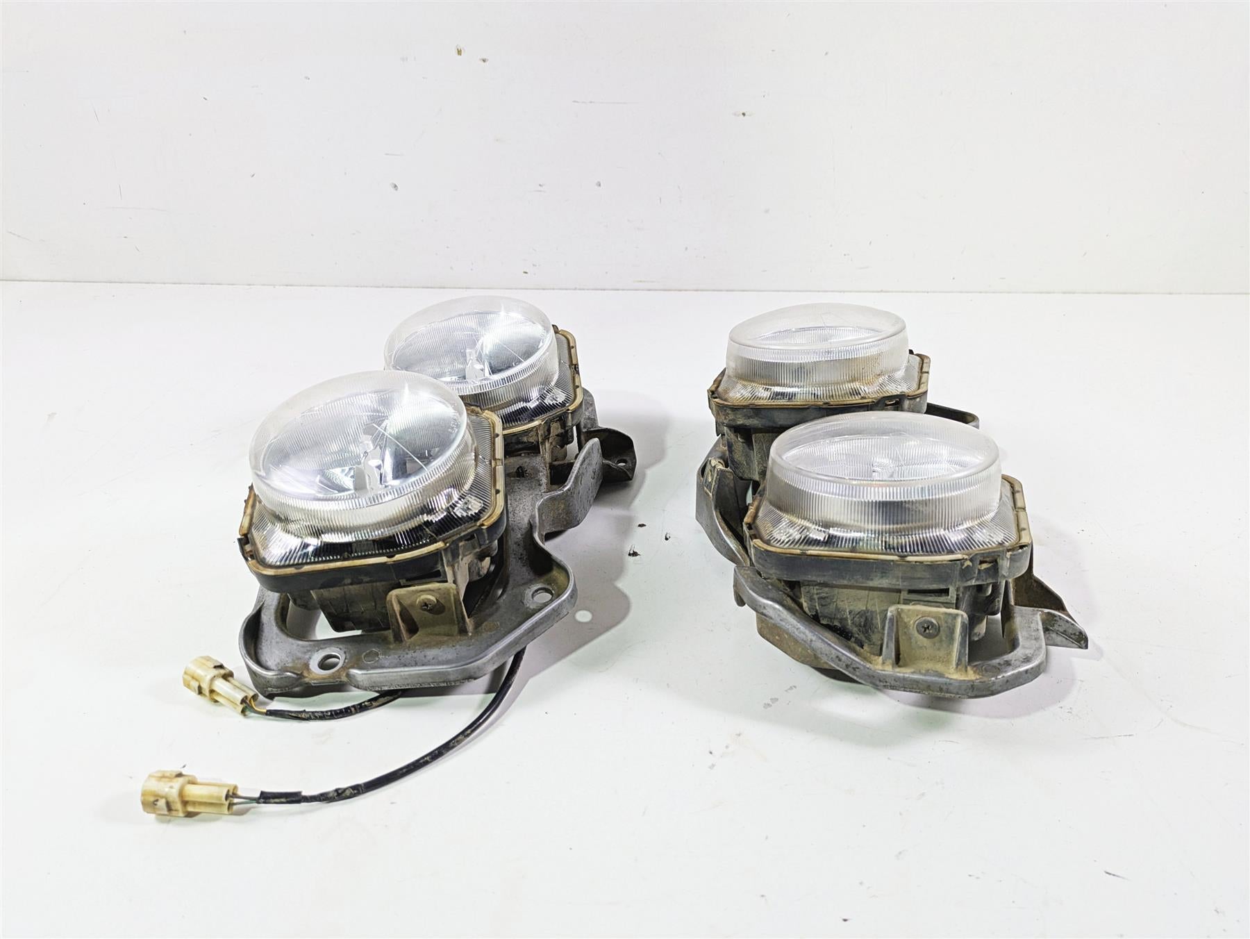 2020 Yamaha YXZ1000 R SS XTR Headlight Head Light Lamp Set READ 2UD-84300-00-00 {{ shop.shopifyCountryName }} - Mototech271