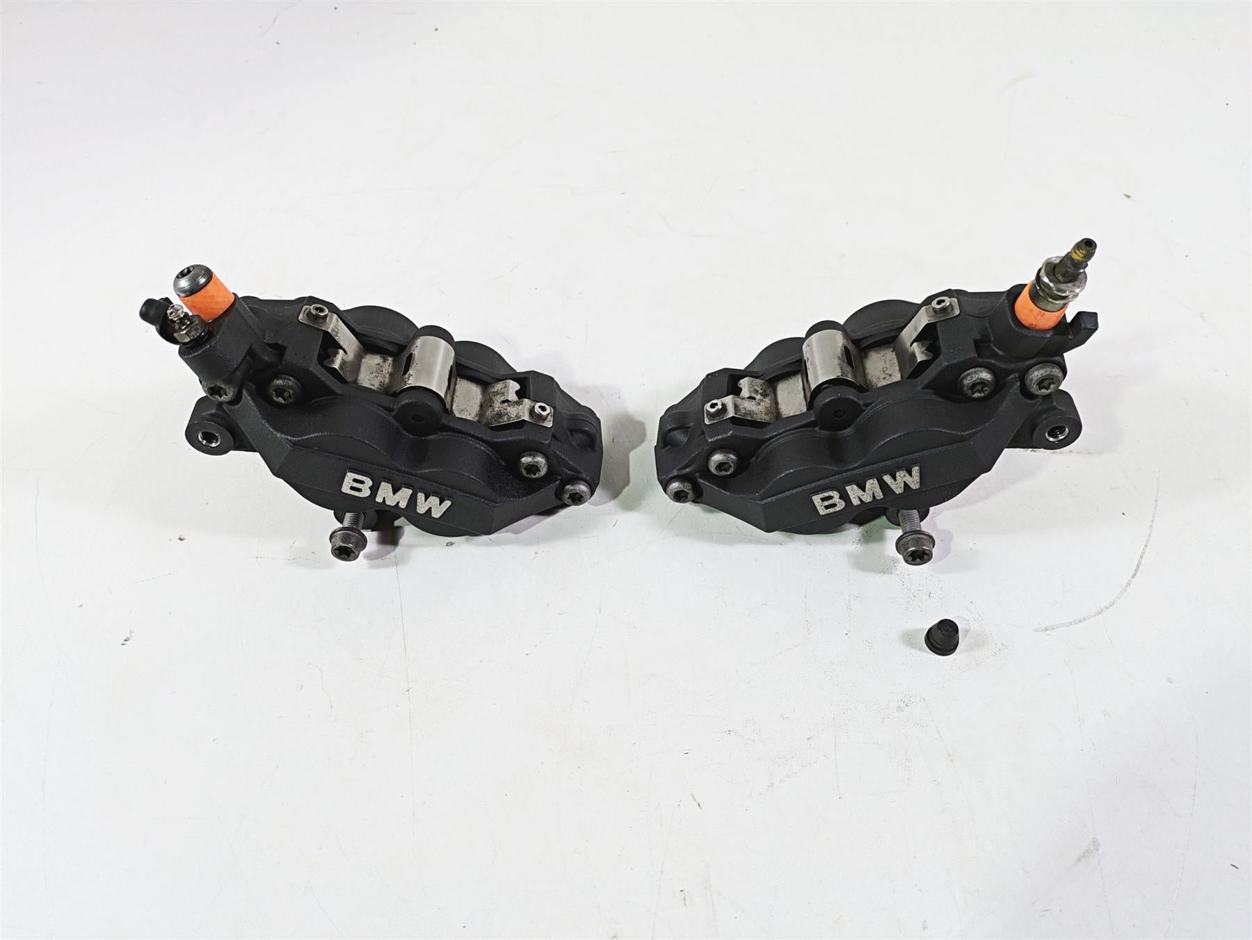 2012 BMW R1200R K27 Tokico Front Brake Caliper Set 34117722517 34117726972