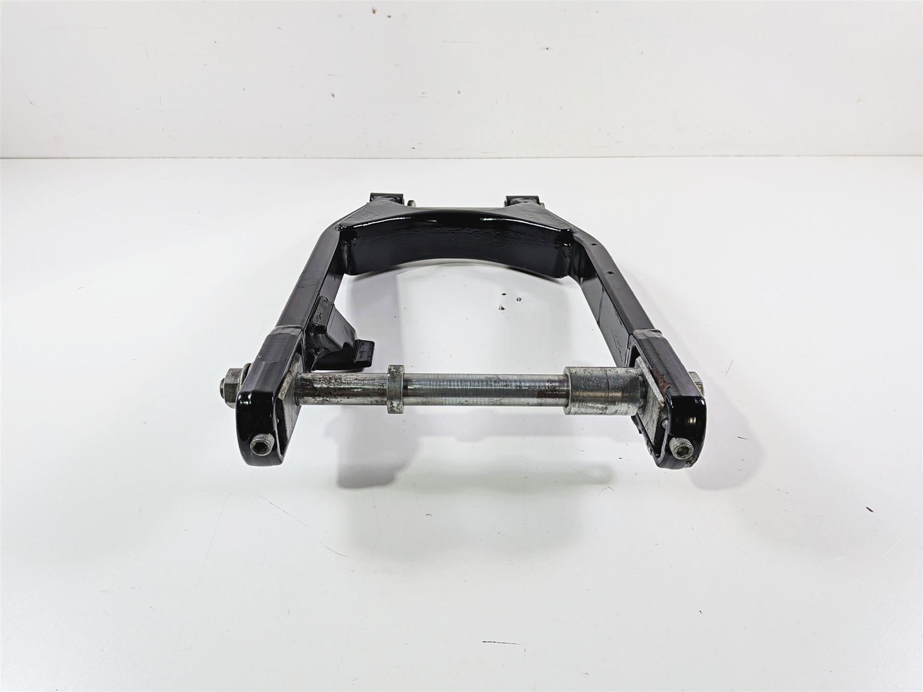 2006 Harley Davidson Dyna FXDBI Street Bob Rear Swingarm + Axle - Read 47820-06 {{ shop.shopifyCountryName }} - Mototech271