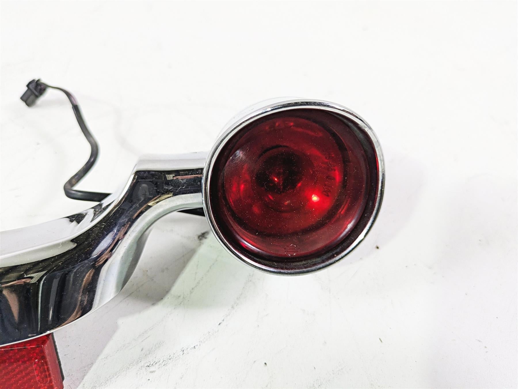 2011 Harley Touring FLHTCUSE CVO E-Glide Rear Blinker Turn Signal Bar 69824-09 {{ shop.shopifyCountryName }} - Mototech271