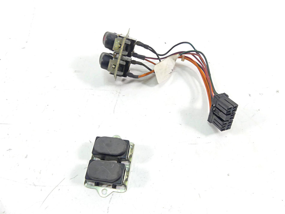 2008 Harley Touring FLHX Street Glide Auxiliary Switch Set 71513-98 {{ shop.shopifyCountryName }} - Mototech271