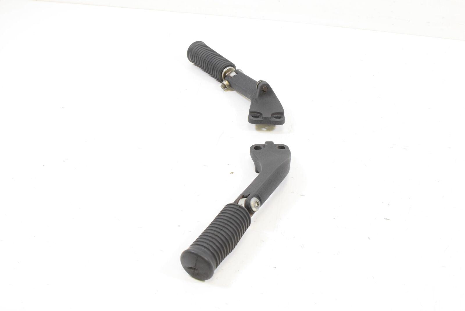 2014 Harley FLD Dyna Switchback 103 Passenger Footpeg Set 49224-06A {{ shop.shopifyCountryName }} - Mototech271