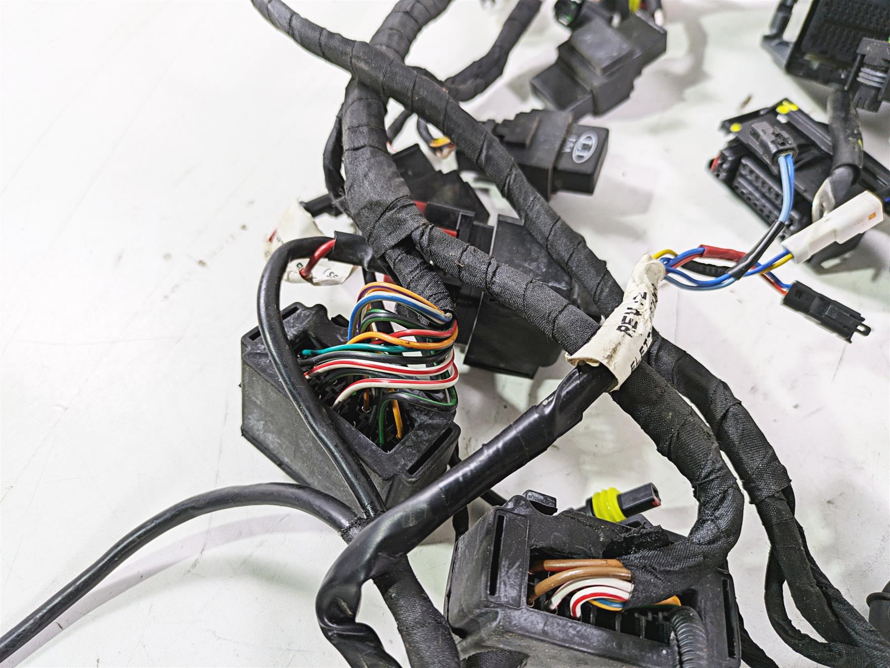 2021 Aprilia RS660 Main & Engine Wiring Harness Loom -No Cuts 2D000458 2D000459 {{ shop.shopifyCountryName }} - Mototech271