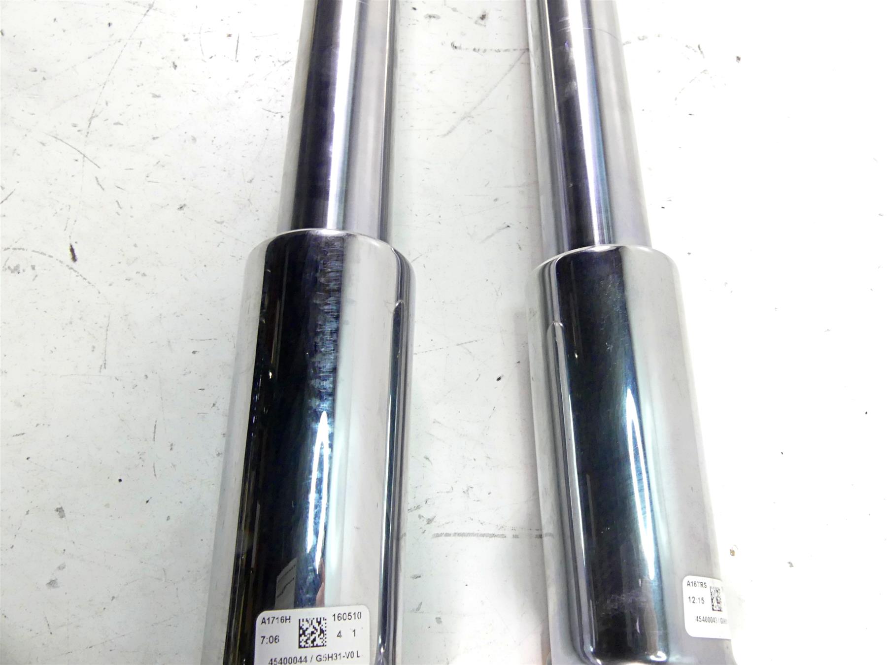 2015 Harley Touring FLHXS Street Glide Chrome 49mm Front Fork Legs 45400022 {{ shop.shopifyCountryName }} - Mototech271