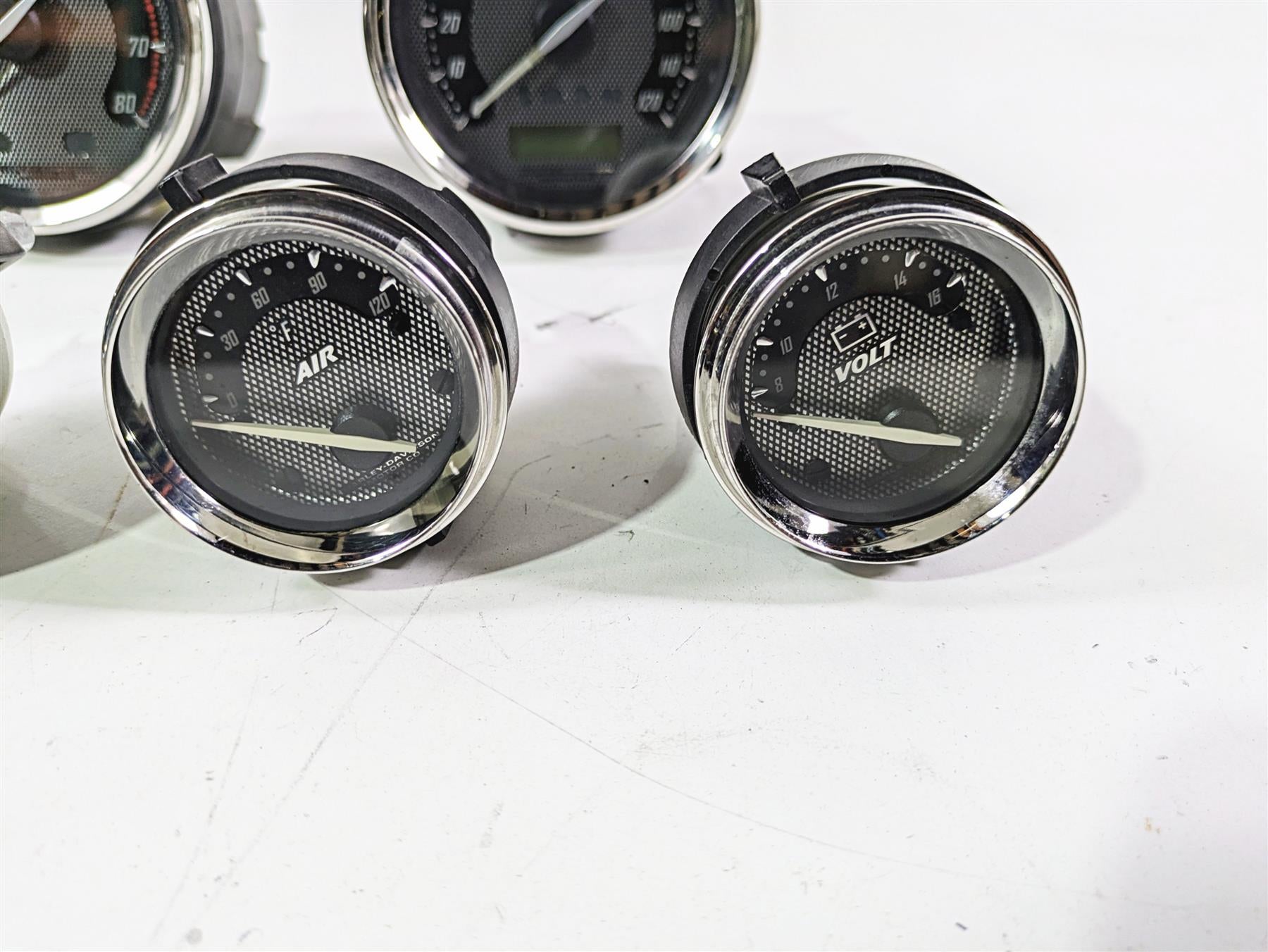 2011 Harley Touring FLHTCUSE CVO E-Glide Speedo Tacho Meter Gauges Set 70731-10 {{ shop.shopifyCountryName }} - Mototech271