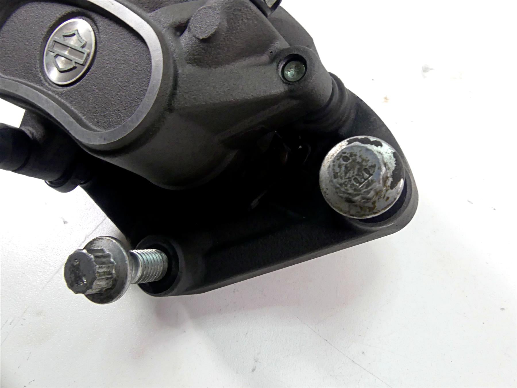 2017 Harley XL1200 CX Sportster Roadster Right Side Front Brake Caliper 41300032 {{ shop.shopifyCountryName }} - Mototech271