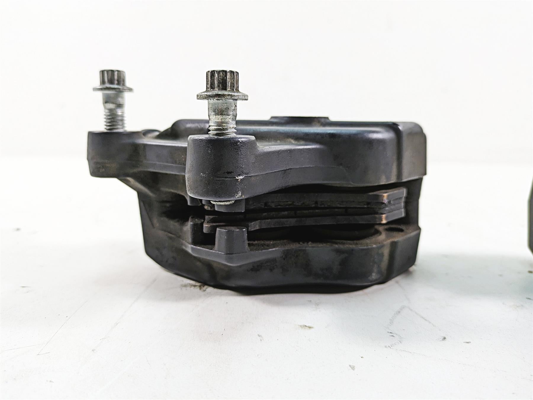 2019 Harley Touring FLHX Street Glide Front Brake Caliper Set 43027-08 44023-08 {{ shop.shopifyCountryName }} - Mototech271