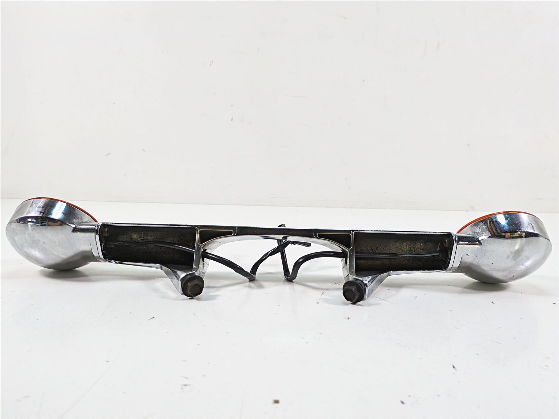 2005 Harley Touring FLHTCUI Electra Glide Rear Blinker Turn Signal Bar 68510-74C {{ shop.shopifyCountryName }} - Mototech271