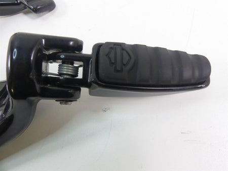 2018 Harley Softail FXFB Fat Bob Right Rider Footpeg & Brake Pedal Set 50500746 {{ shop.shopifyCountryName }} - Mototech271