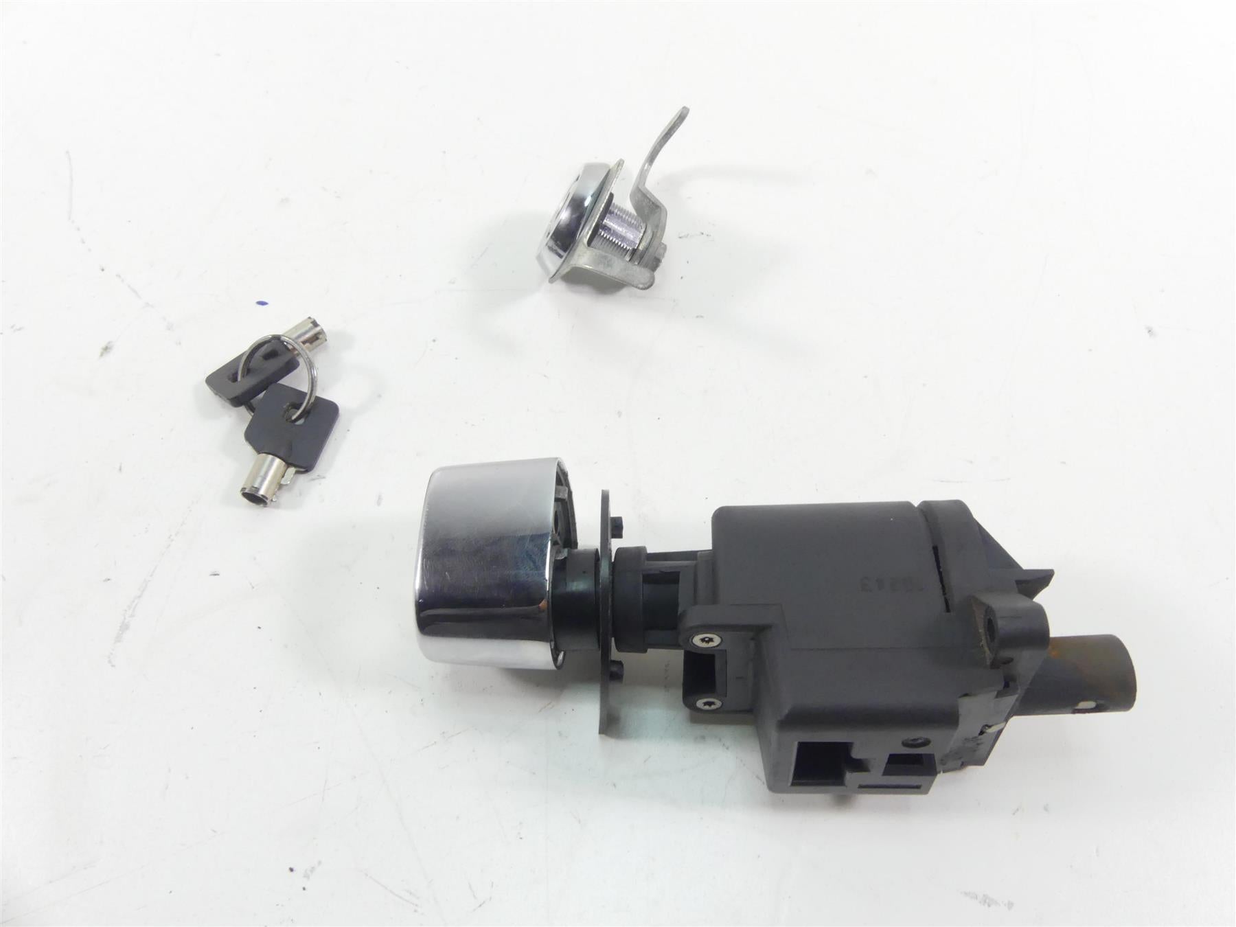 2011 Harley Touring FLTRU Road Glide Ignition Switch Key Lock Set -Read 71572-06 {{ shop.shopifyCountryName }} - Mototech271