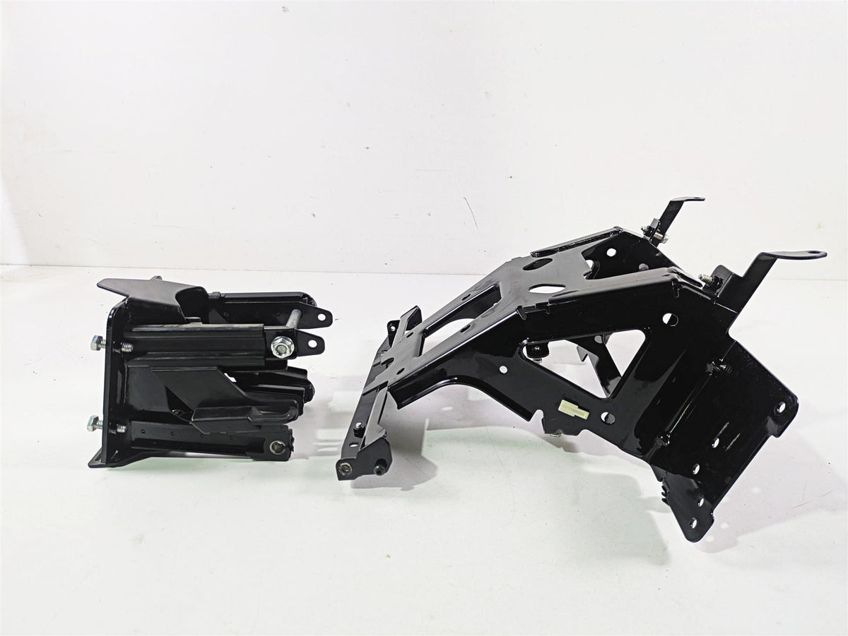 2021 Harley Touring FLTRX Road Glide Front Fairing Support Mount Set 47200217 {{ shop.shopifyCountryName }} - Mototech271