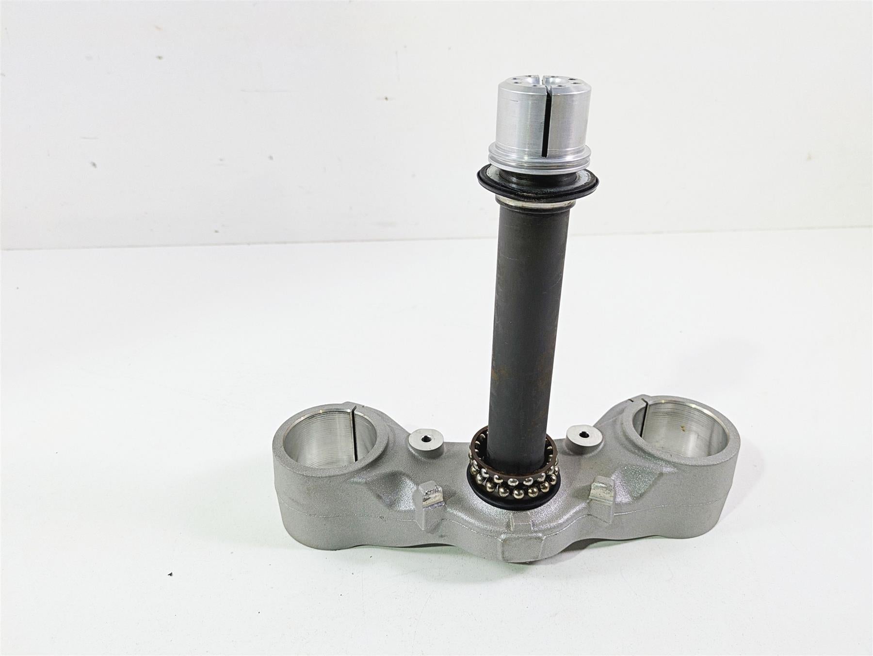 2018 Ducati Scrambler Desert Sled 800 Lower Triple Tree Clamp 34220941AA {{ shop.shopifyCountryName }} - Mototech271