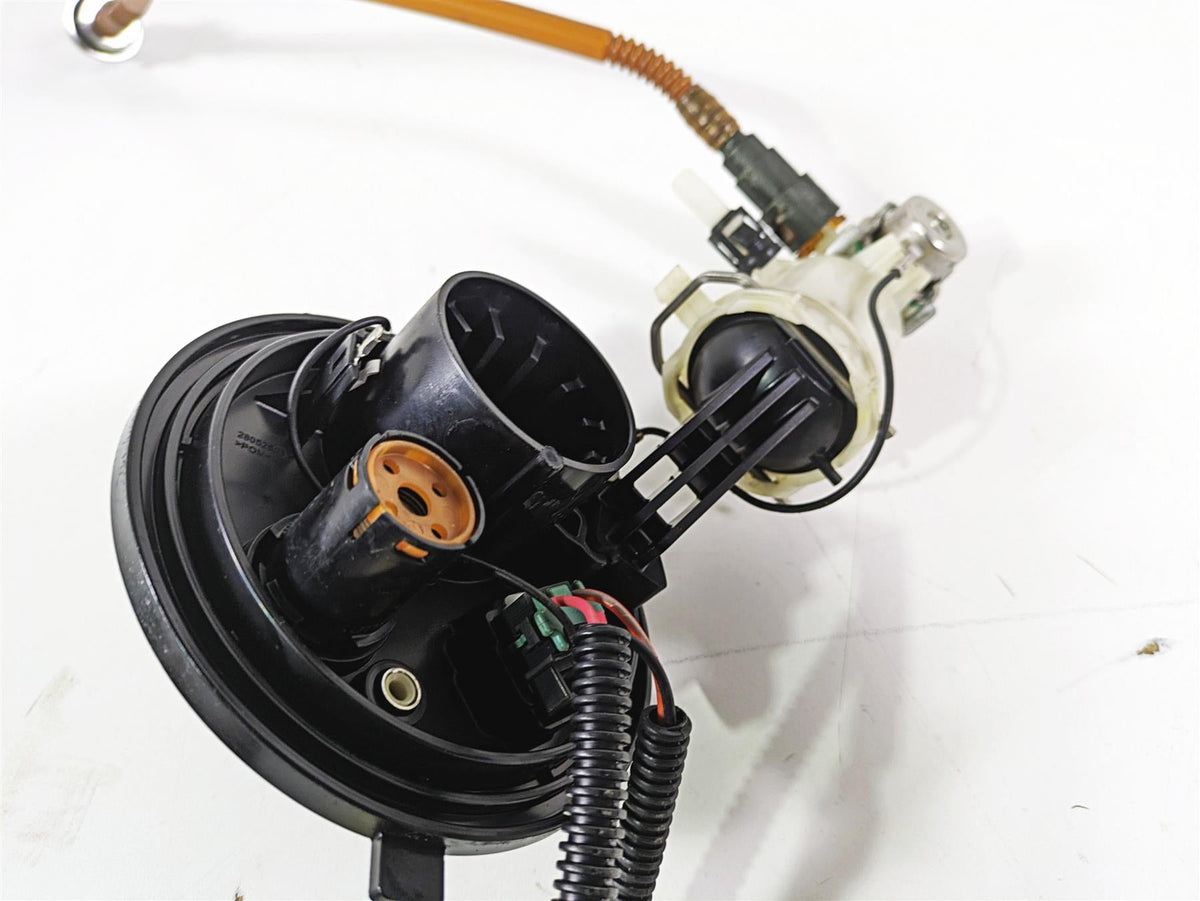 2008 Harley Touring FLHTCU E-Glide 105TH Fuel Gas Petrol Pump 75069-08 {{ shop.shopifyCountryName }} - Mototech271