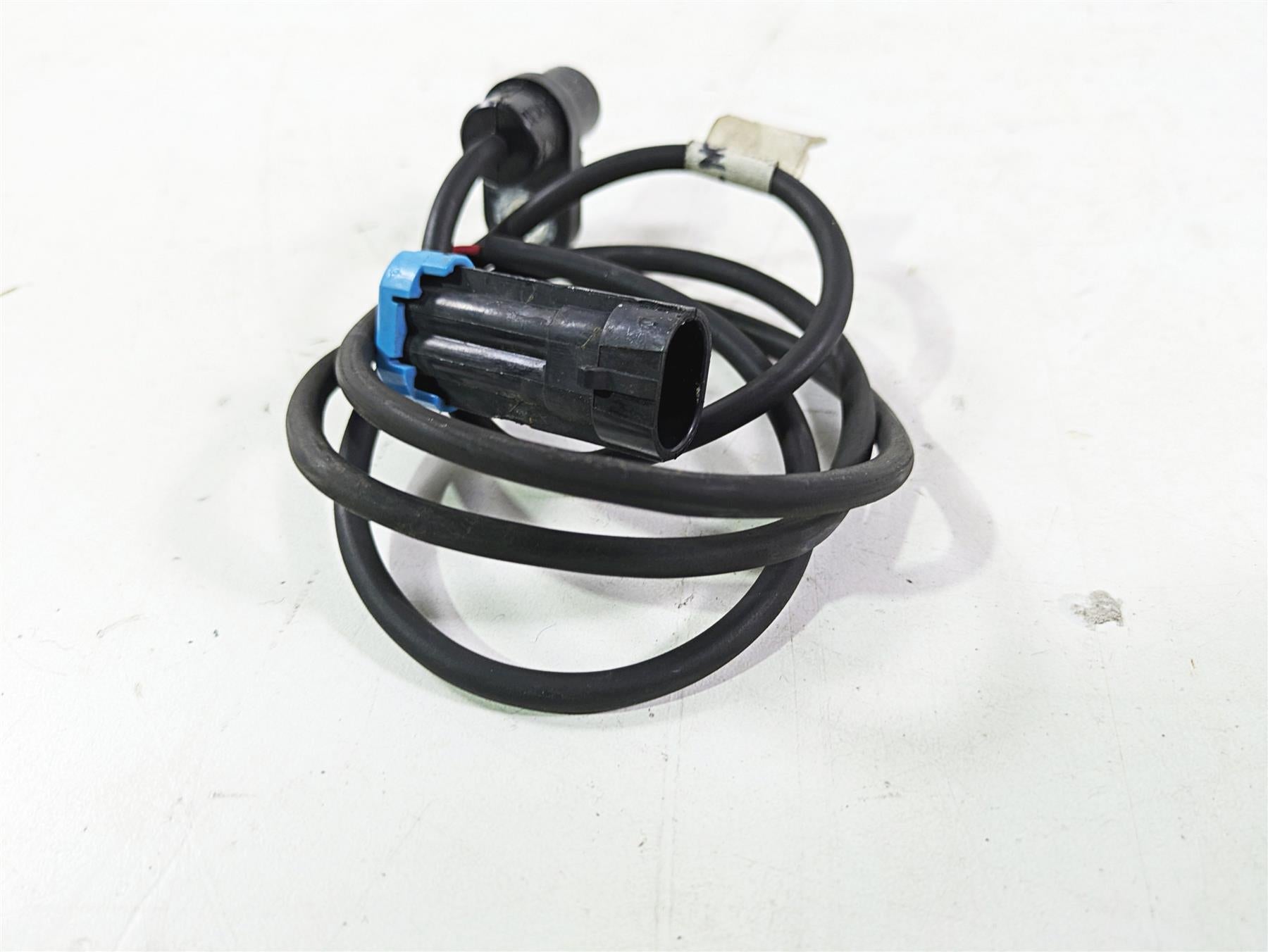 2018 Indian Chieftain Limited Front Abs Wheel Speed Sensor 4013251 {{ shop.shopifyCountryName }} - Mototech271