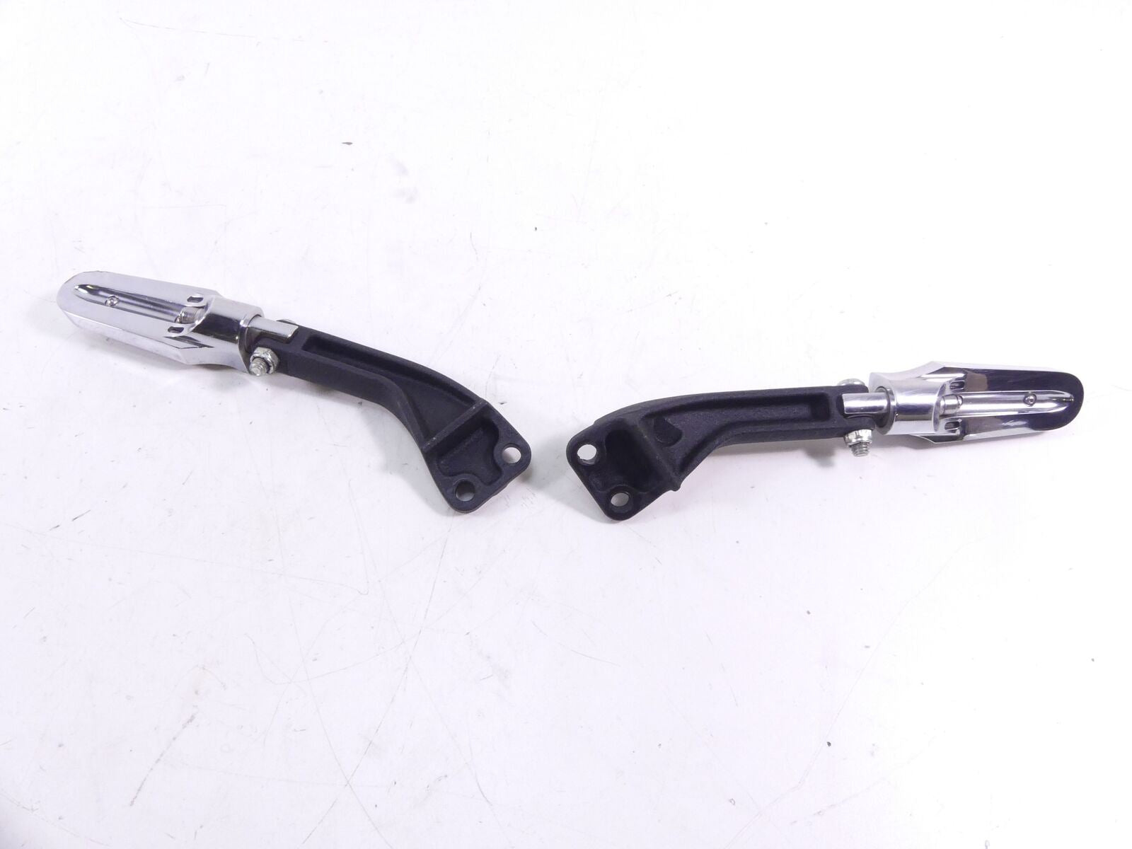 2009 Harley FXDF Dyna Fat Bob Rear Passenger Footpeg Set 49224-06A 49230-06 {{ shop.shopifyCountryName }} - Mototech271