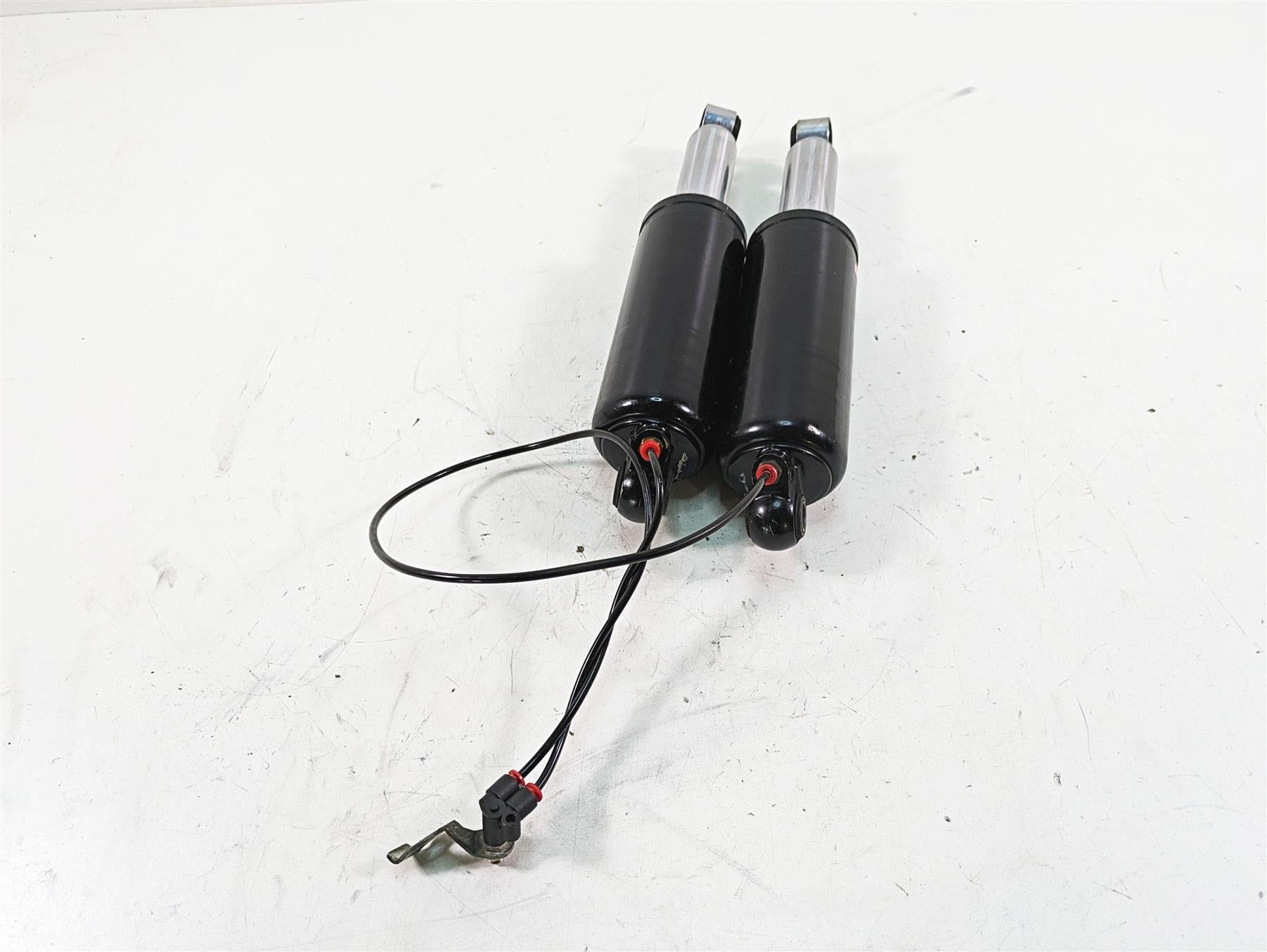 2010 Harley Touring FLHTCU Electra Glide Rear 13" Air Shock Damper Set 54565-09 {{ shop.shopifyCountryName }} - Mototech271