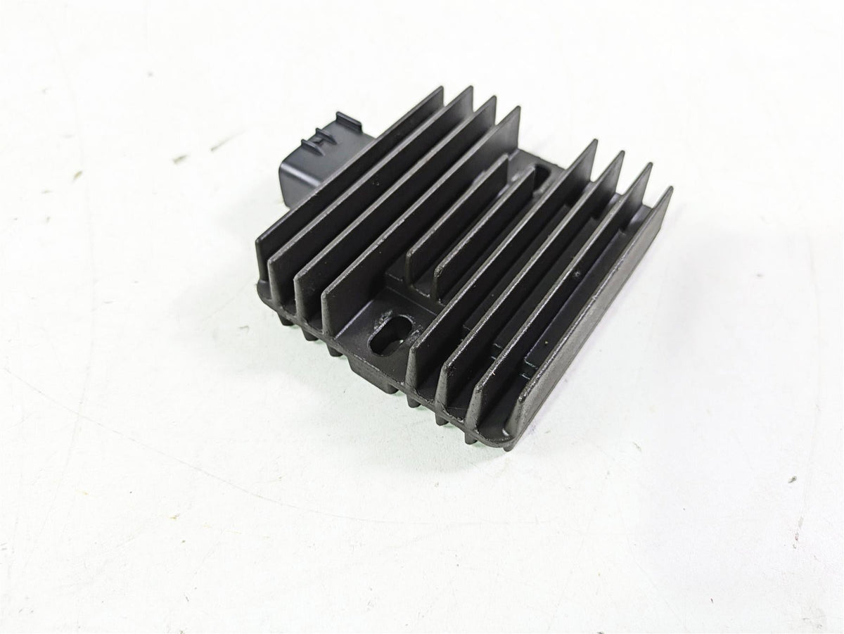 2004 Yamaha XVZ1300 Royal Star Rectifier Voltage Regulator 4XY-81960-00-00 SH678-11 {{ shop.shopifyCountryName }} - Mototech271