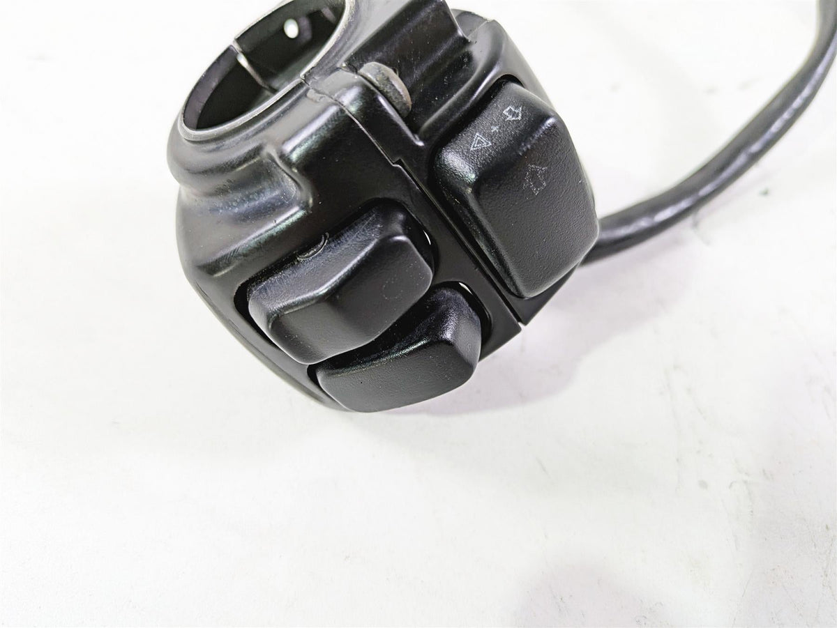 2013 Harley VRSCF Muscle Rod Right Hand Control Switch - Read 71684-06A {{ shop.shopifyCountryName }} - Mototech271