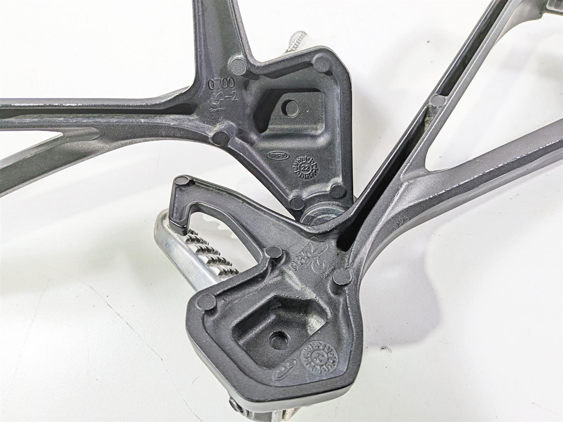2022 Kawasaki ZX10R ZX1000 Ninja Passenger Foot Peg Rest Set 35063-0700-18R {{ shop.shopifyCountryName }} - Mototech271