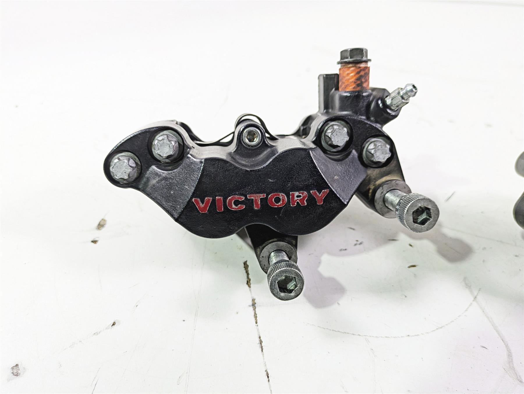 2012 Victory Cross Country Front Brake Caliper Set 1911512 1911513 {{ shop.shopifyCountryName }} - Mototech271