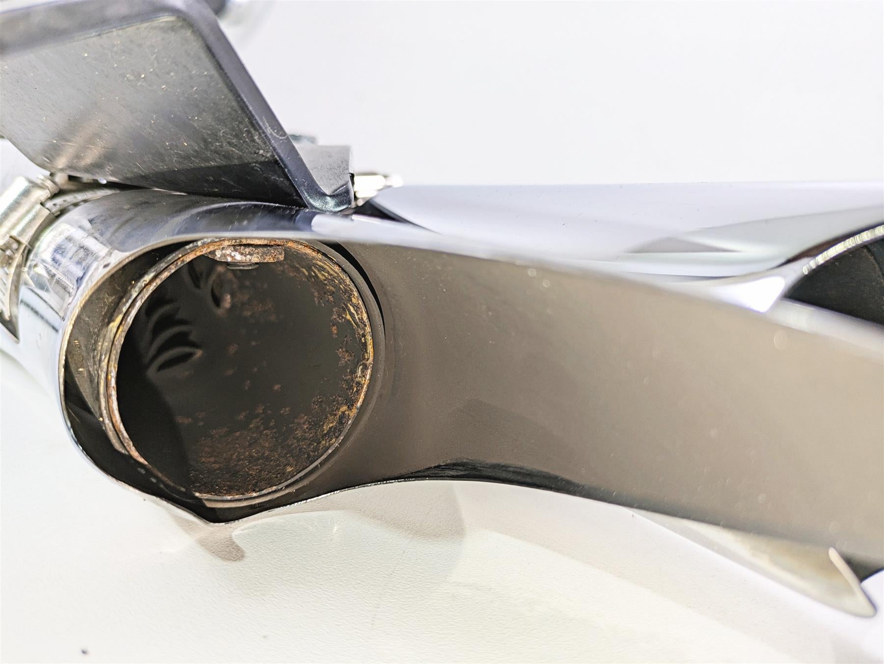 2004 Harley Softail FXSTDI Deuce Vance Hines Big Radius Exhaust System 26079 {{ shop.shopifyCountryName }} - Mototech271