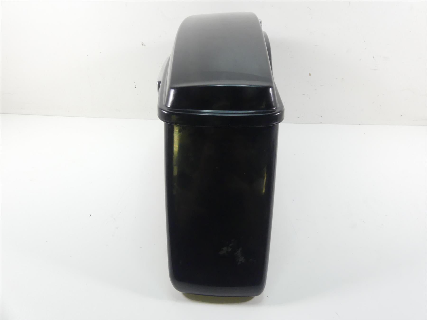 2016 Harley Touring FLHTP Electra Glide Left Saddlebag Vivid Black 90200414 {{ shop.shopifyCountryName }} - Mototech271