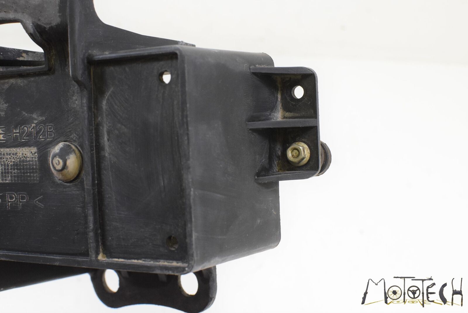 2014 Yamaha Raptor YFM700 R SEL Battery Tray Holder Carrier 1PE-H212B-00-00 {{ shop.shopifyCountryName }} - Mototech271