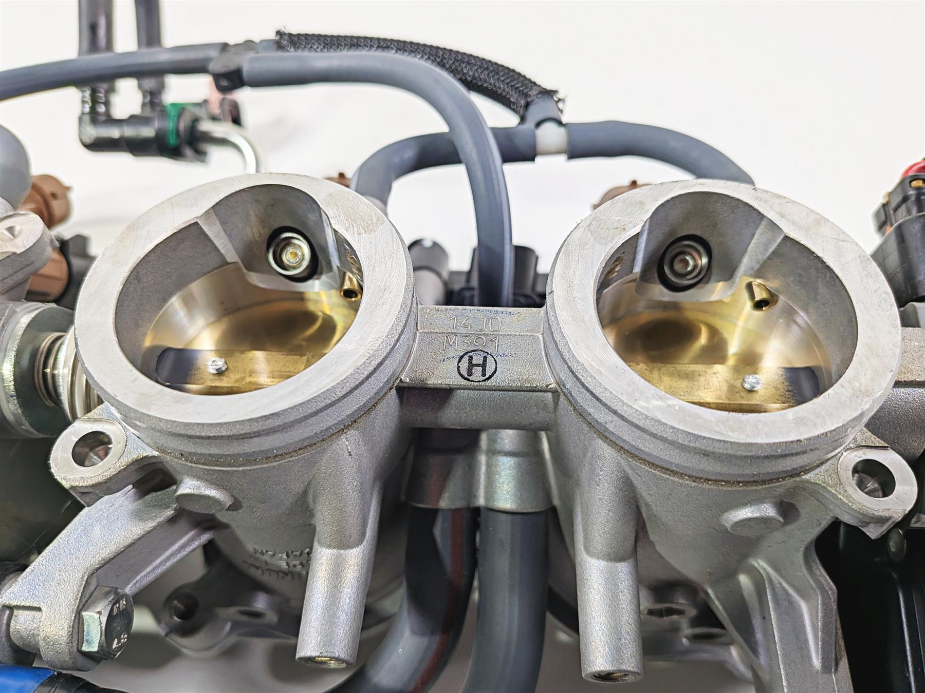 2024 Suzuki GSXR600 Throttle Body Bodies Mikuni 2K Only -Video 13406-14J01 {{ shop.shopifyCountryName }} - Mototech271