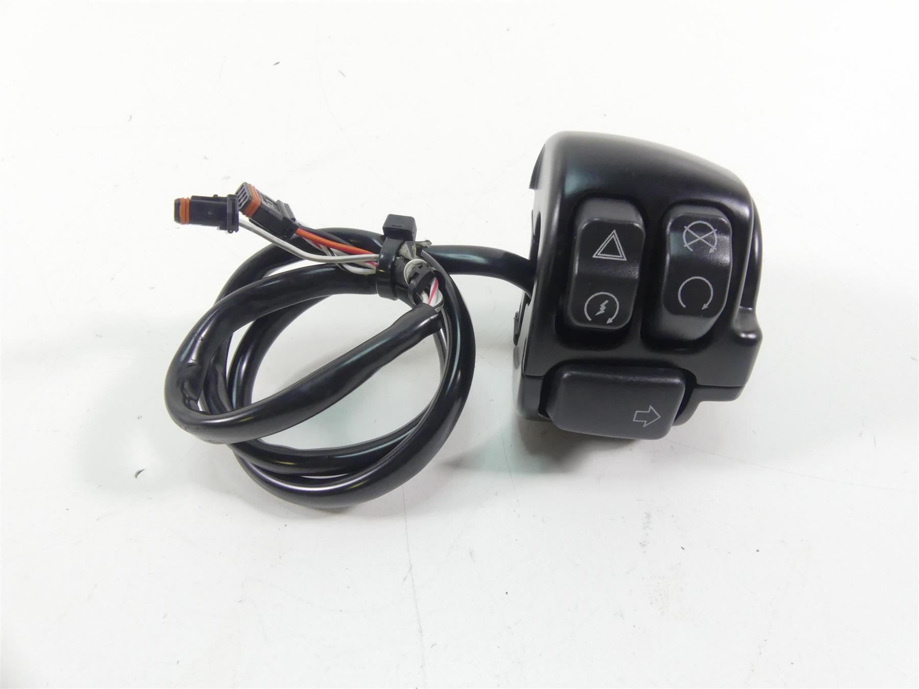 高質で安価 2018 Harley Softail FXFB Fat Bob Right Hand Start Stop アニメ