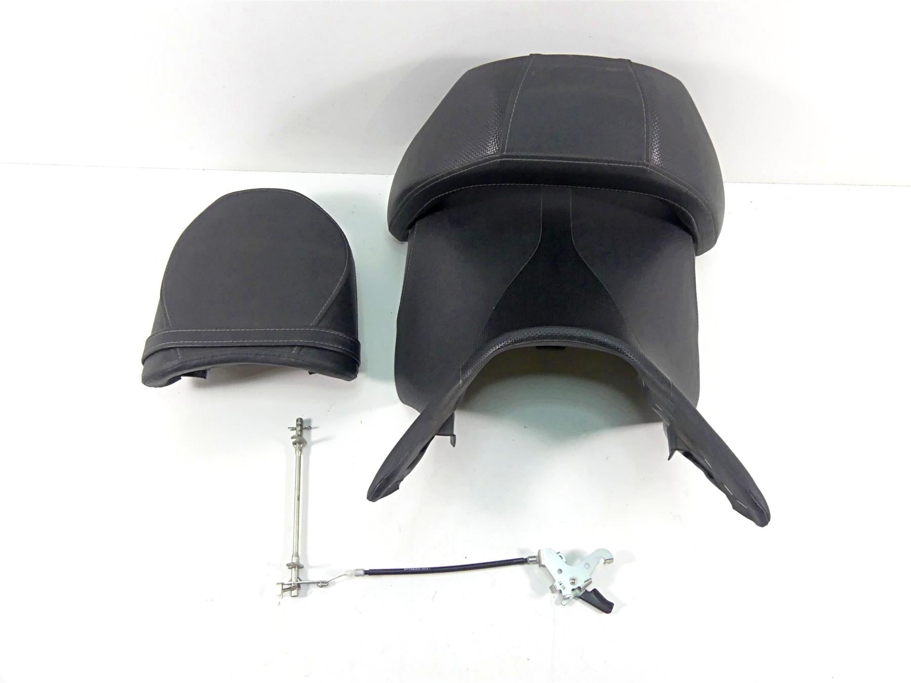 2012 Yamaha VMX17 VMAX 1700 Front Rear Mid Seat Set - Nice 2S3-24710-10-00 {{ shop.shopifyCountryName }} - Mototech271