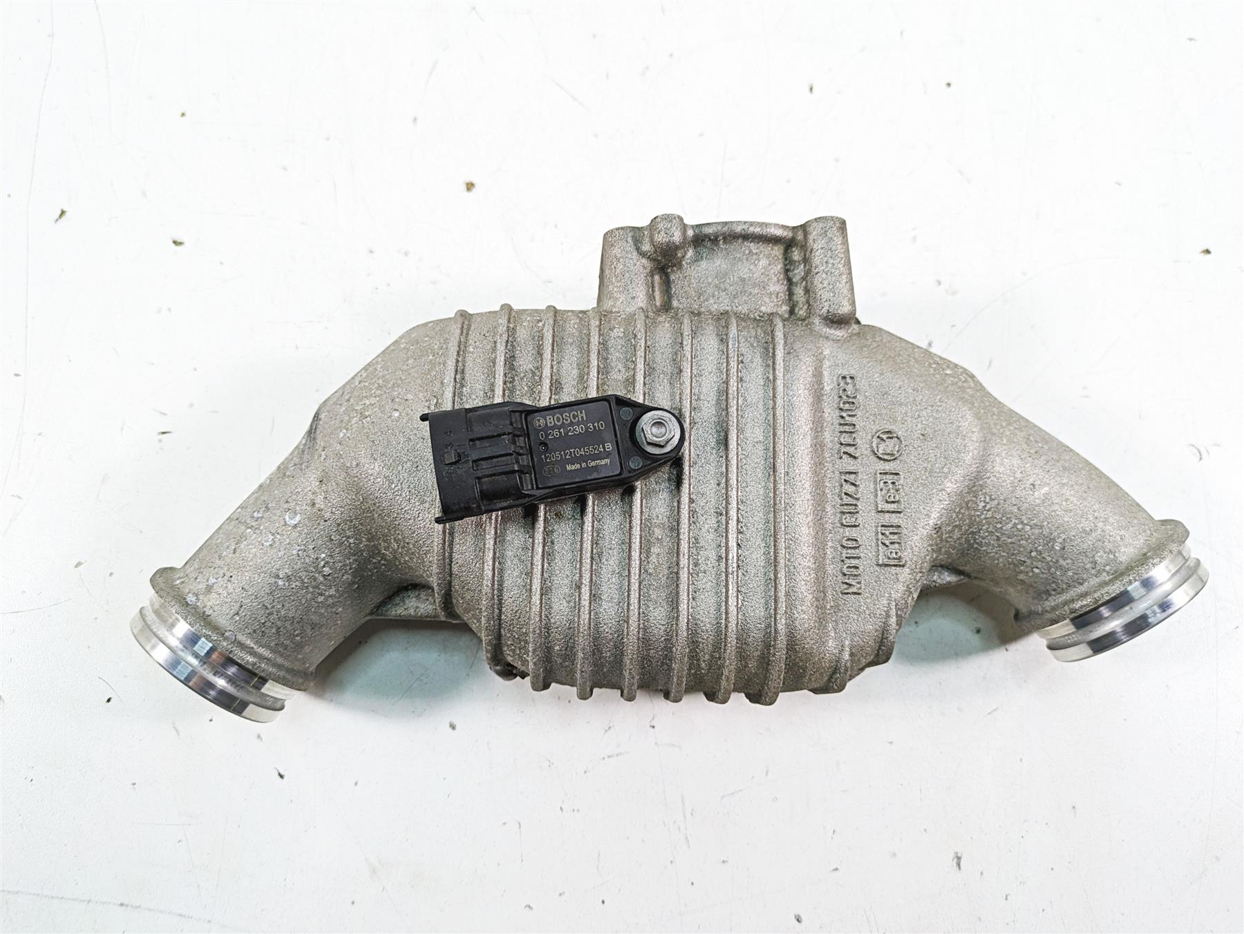 2014 Moto Guzzi California 1400 T Intake Compensator Volume 2A000030 886646 {{ shop.shopifyCountryName }} - Mototech271