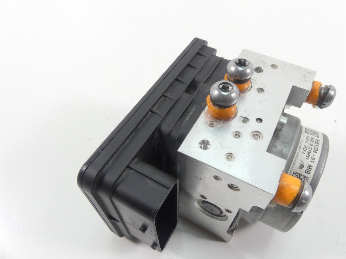 2016 BMW S1000XR K49 Abs Brake Pump Pressure Unit Module 34518561704 {{ shop.shopifyCountryName }} - Mototech271