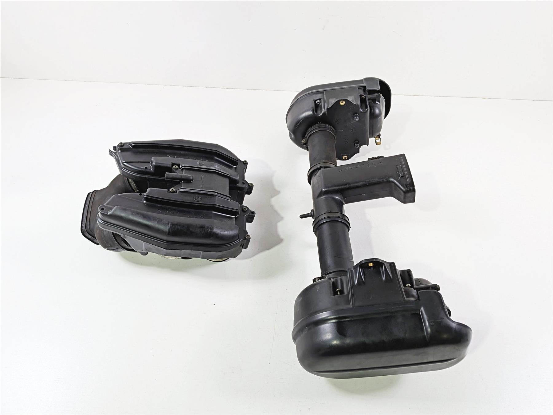 2006 Yamaha XVZ1300 Royal Star Left Right Air Box Breather 4XY-1442A {{ shop.shopifyCountryName }} - Mototech271