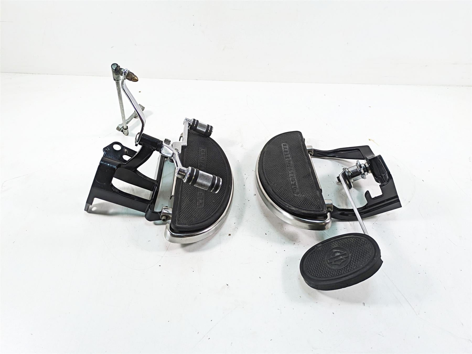 2013 Harley Softail FLSTC Heritage Classic Front Floorboard Lever Set 33630-07A {{ shop.shopifyCountryName }} - Mototech271