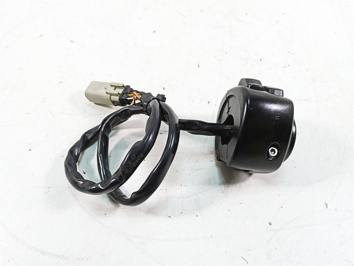 2007 Harley Sportster XL1200 C Left Hand Turn Signal Control Switch 71682-06A {{ shop.shopifyCountryName }} - Mototech271