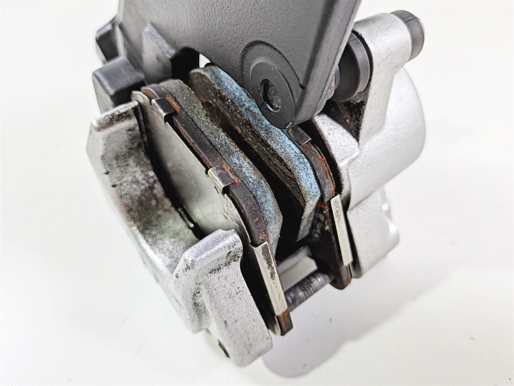 2006 Harley Sportster XL883 Low Rear Brake Caliper & Mount 40968-05A {{ shop.shopifyCountryName }} - Mototech271