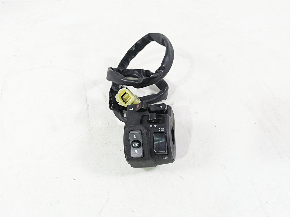 2020 Kawasaki ZX6R Ninja Left Hand Light Blinker Control Switch 46091-0613 {{ shop.shopifyCountryName }} - Mototech271