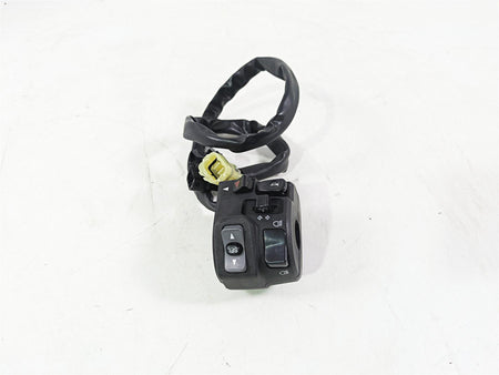 2020 Kawasaki ZX6R Ninja Left Hand Light Blinker Control Switch 46091-0613 {{ shop.shopifyCountryName }} - Mototech271